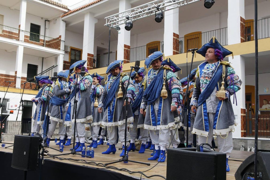 El desembarco del Carnaval de Cádiz en Salesianos, en imágenes