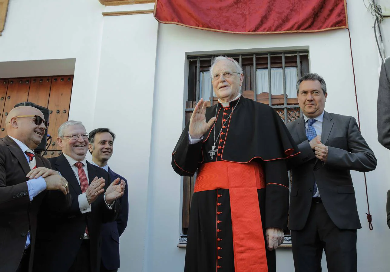 Carlos Amigo ya tiene una calle en el corazón de Sevilla