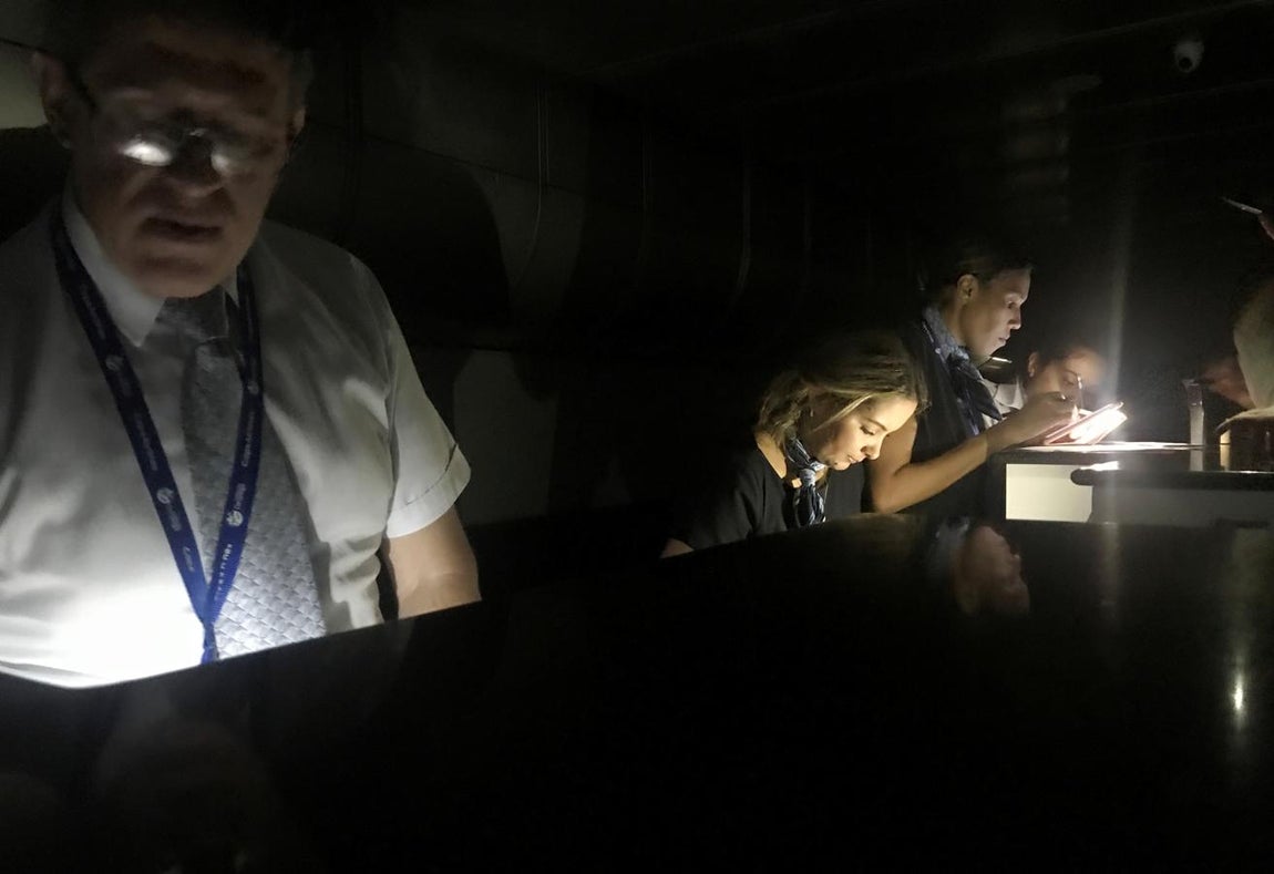 En el aeropuerto Simón Bolívar tampoco había luz. 