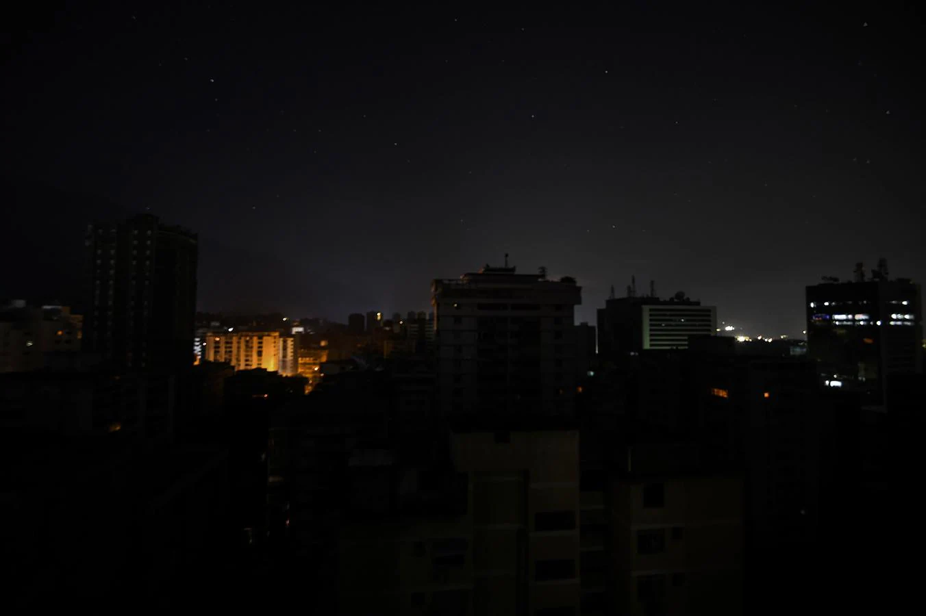 Visión general de Caracas, donde puede apreciarse la falta de luz. 