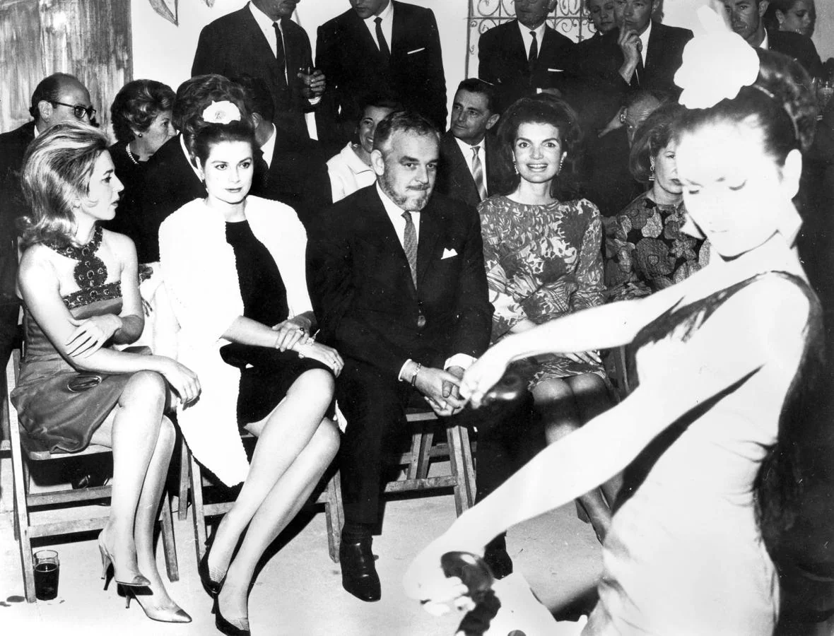 Los Príncipes de Mónaco, Rainiero III y Grace Kelly, Jacqueline Kennedy Onassis y la duquesa de Alba en un tablao en Sevilla