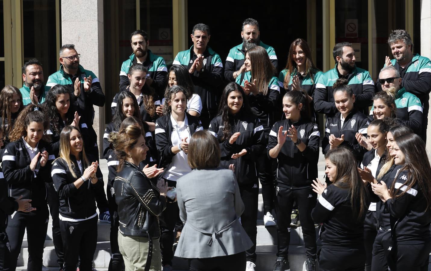 La recepción al Córdoba CF femenino, en imágenes