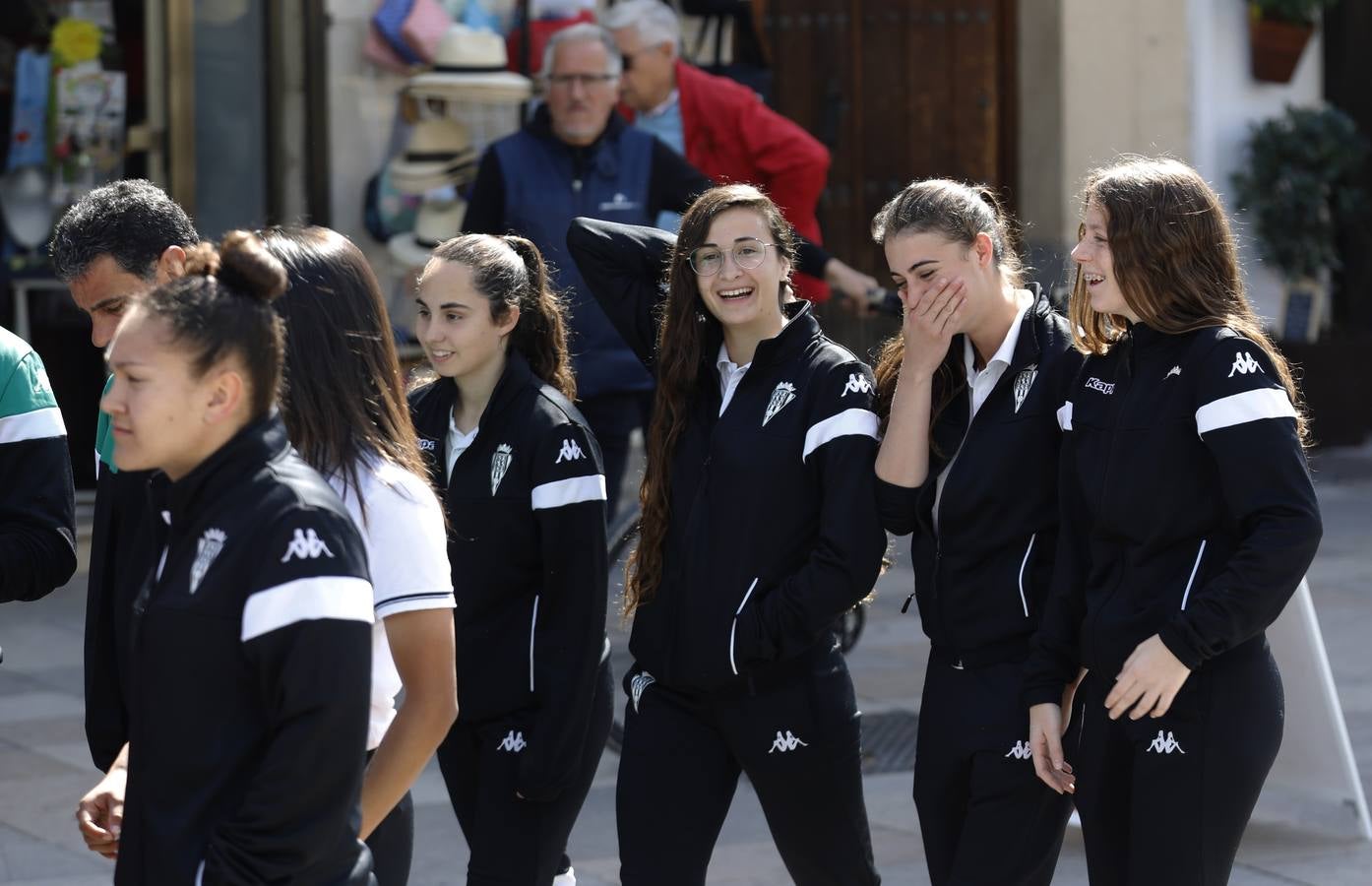 La recepción al Córdoba CF femenino, en imágenes