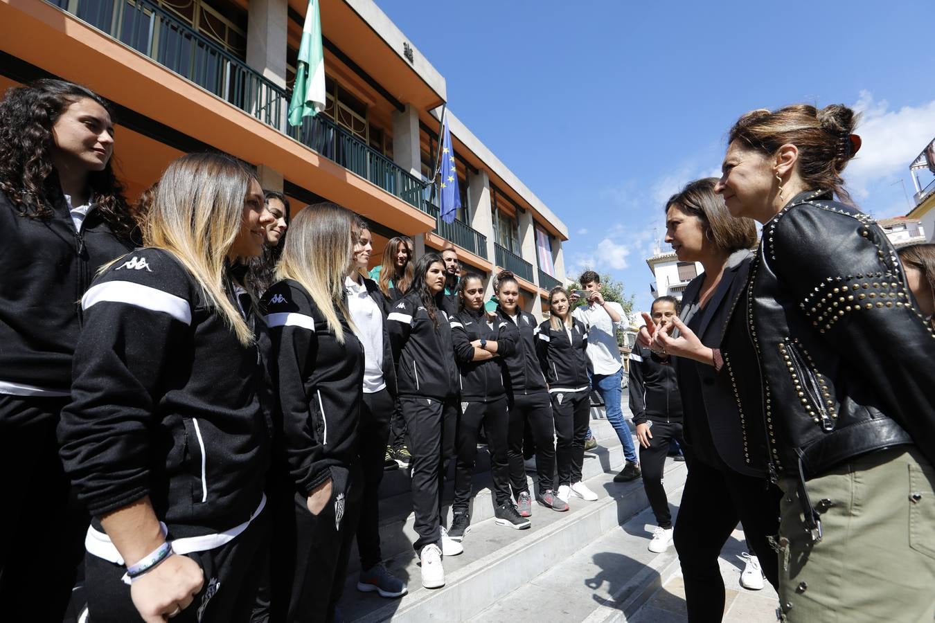 La recepción al Córdoba CF femenino, en imágenes