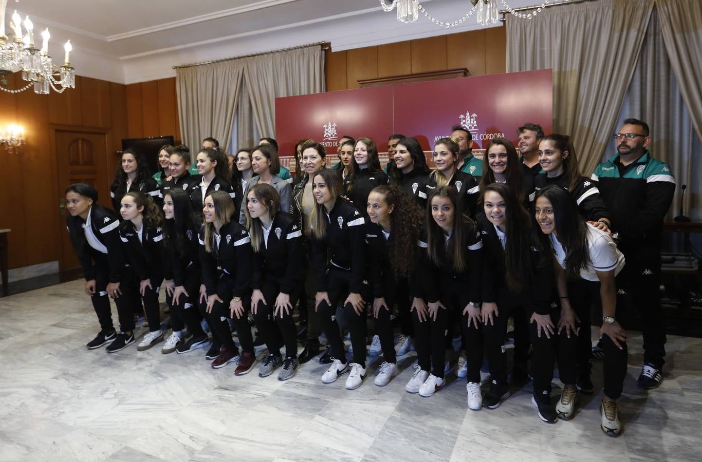 La recepción al Córdoba CF femenino, en imágenes