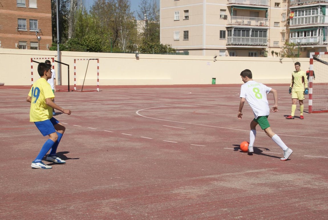 Las mejores imágenes del partido entre Institución La Salle y Jesús Maestro &quot;B&quot;