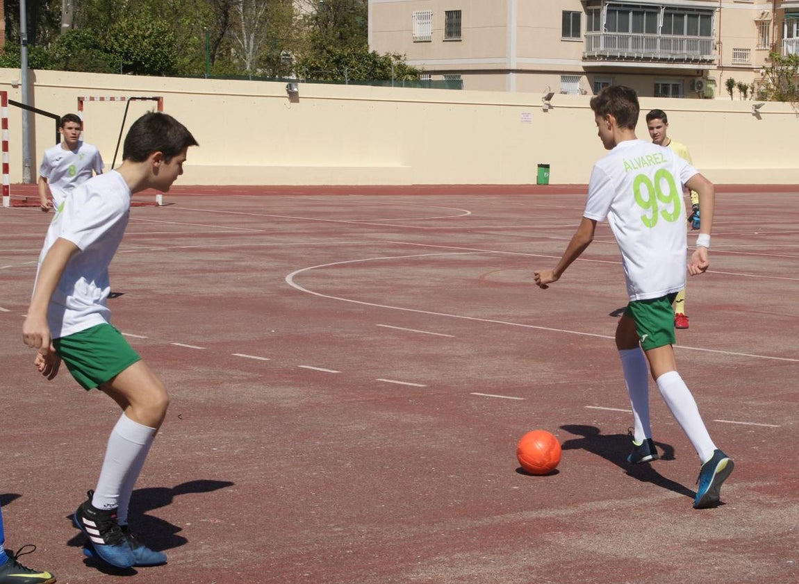 Las mejores imágenes del partido entre Institución La Salle y Jesús Maestro &quot;B&quot;