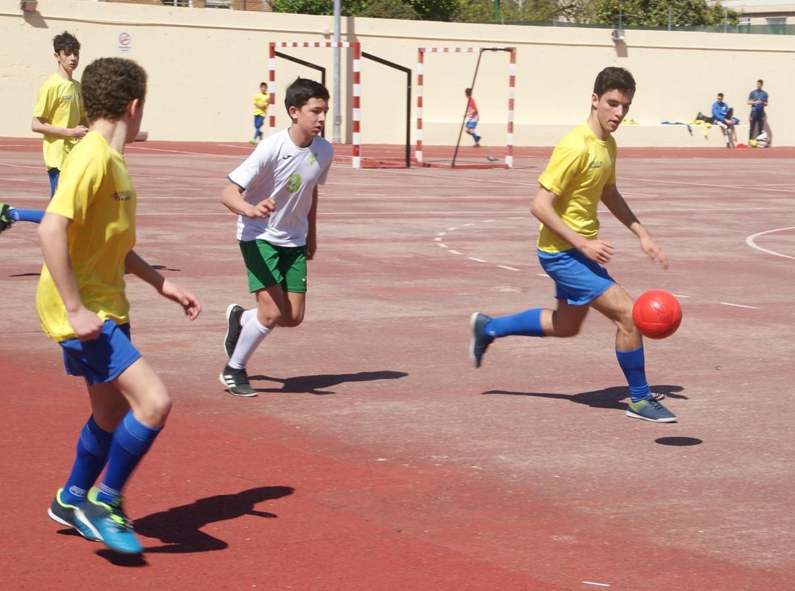 Las mejores imágenes del partido entre Institución La Salle y Jesús Maestro &quot;B&quot;