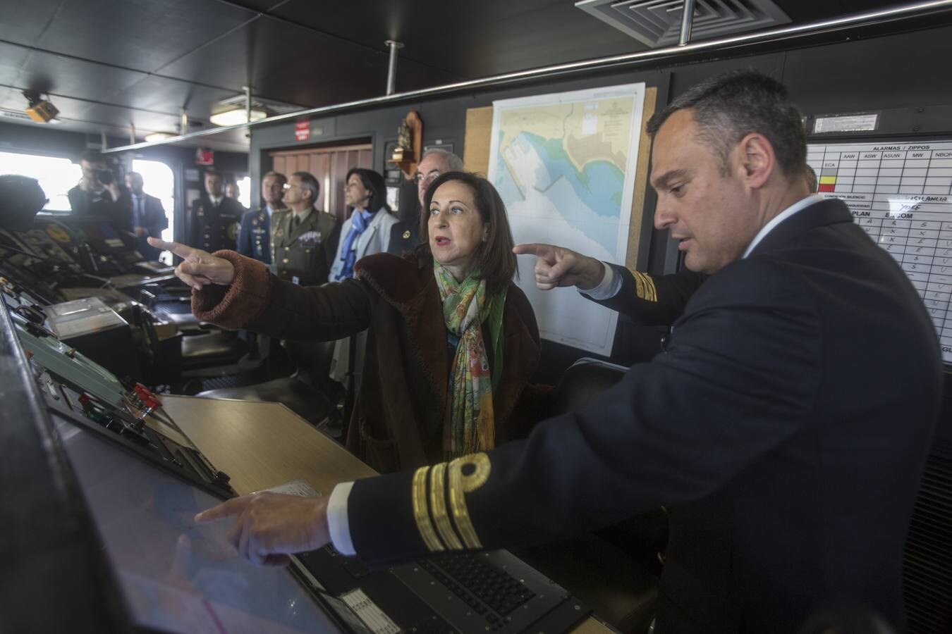 En imágenes: La ministra de Defensa Margarita Robles en la Base Naval de Rota