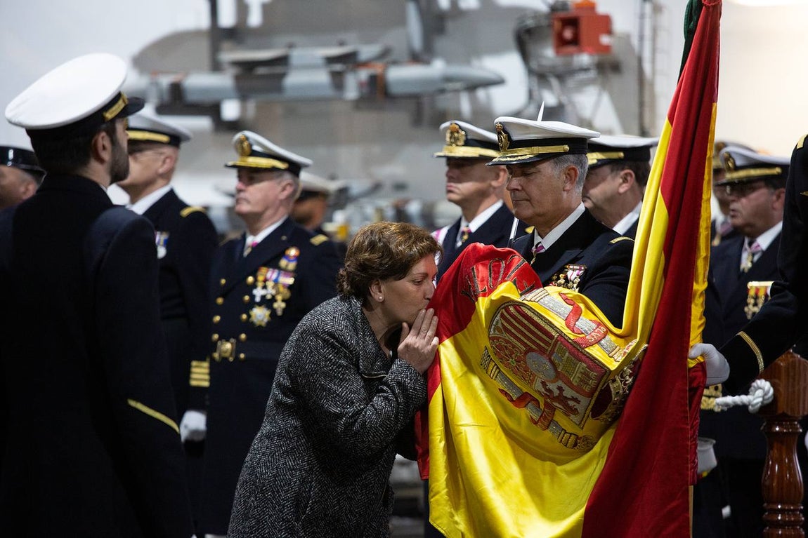 Jura de Bandera de personal civil a bordo del buque «Juan Carlos I» en Algeciras