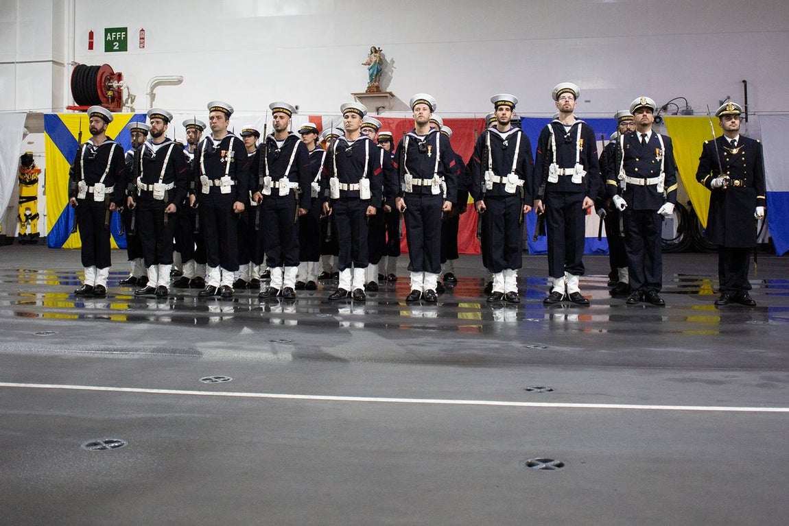 Jura de Bandera de personal civil a bordo del buque «Juan Carlos I» en Algeciras