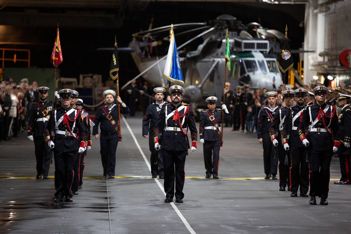 Jura de Bandera de personal civil a bordo del buque «Juan Carlos I» en Algeciras