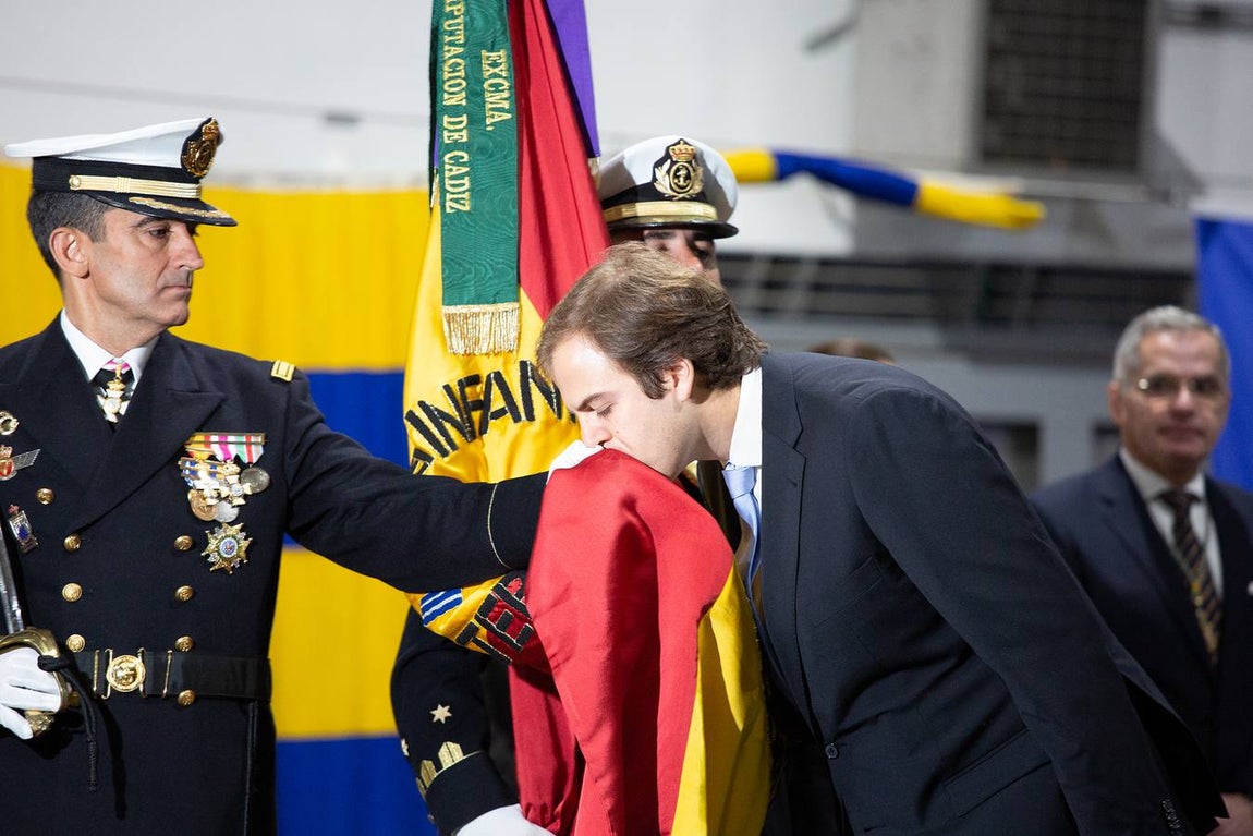Jura de Bandera de personal civil a bordo del buque «Juan Carlos I» en Algeciras