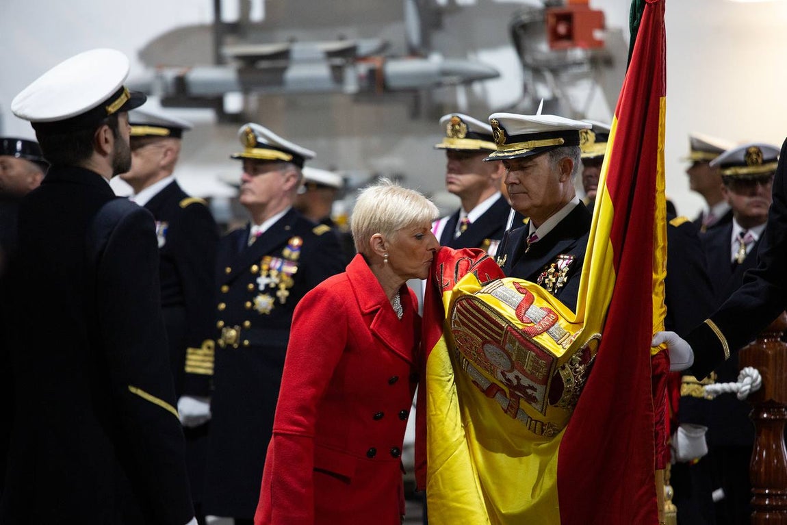 Jura de Bandera de personal civil a bordo del buque «Juan Carlos I» en Algeciras