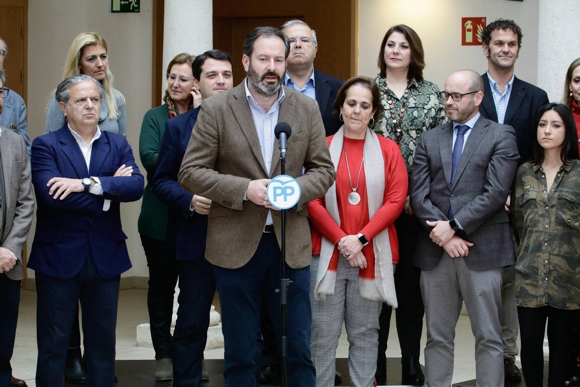 En imágenes, el acto de presentación de la candidatura de Bellido