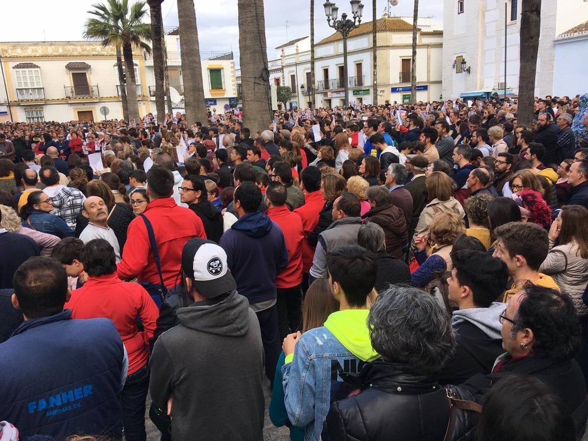Trebujena se echa a la calle por Lete