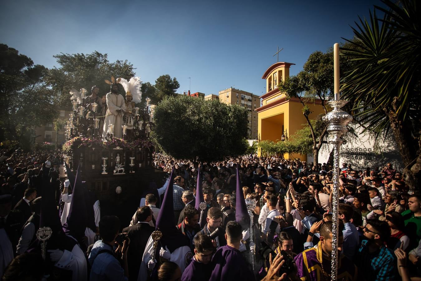 En imágenes: Pino Montano abre el Viernes de Dolores de Sevilla 2019