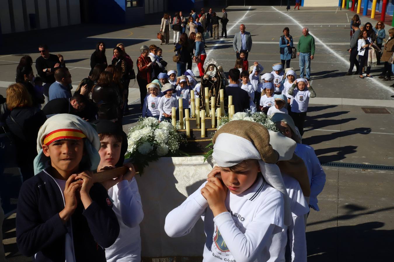 La Semana Santa «chiquita» del colegio La Salle de Córdoba, en imágenes