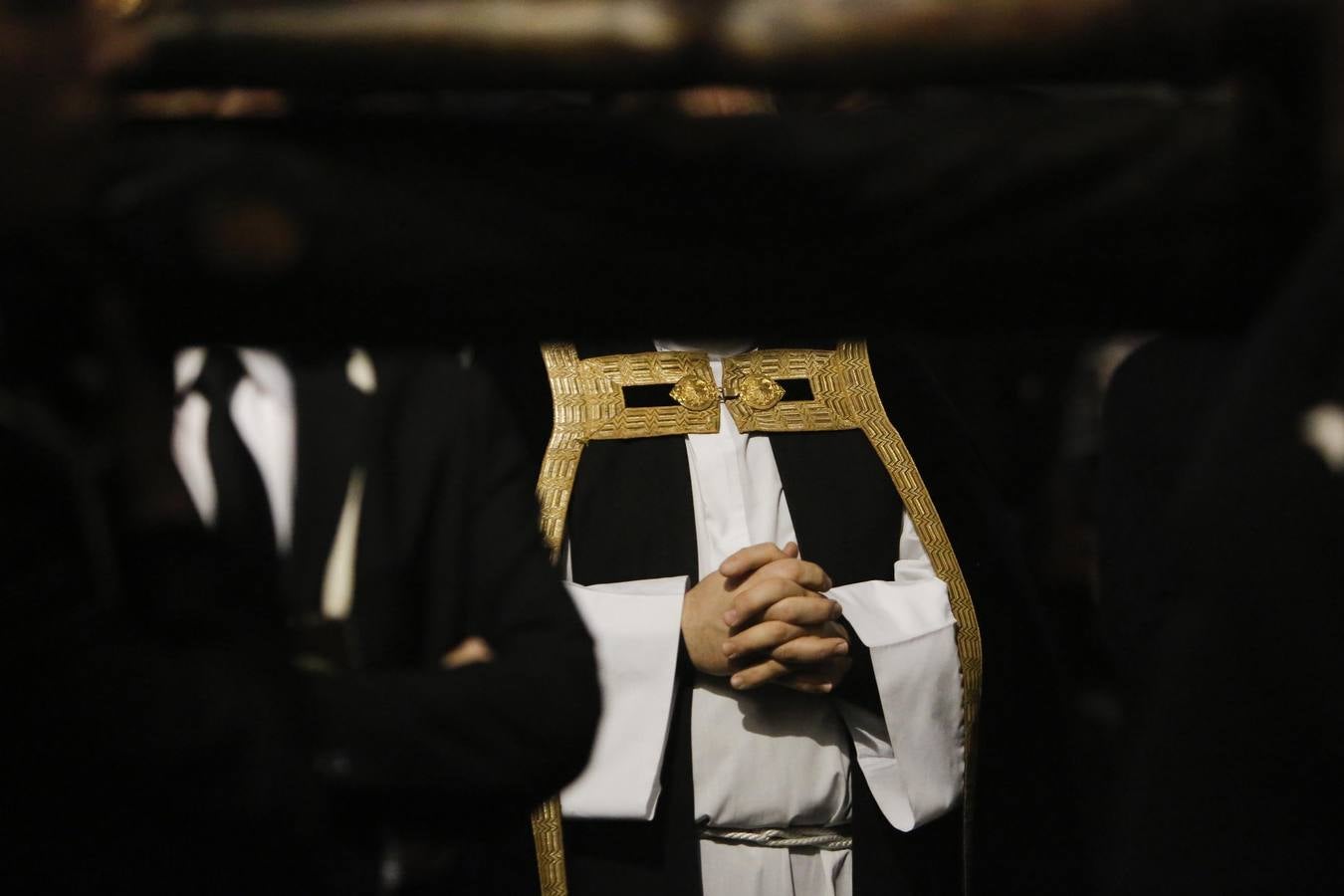 Los vía crucis del Viernes de Dolores, en imágenes