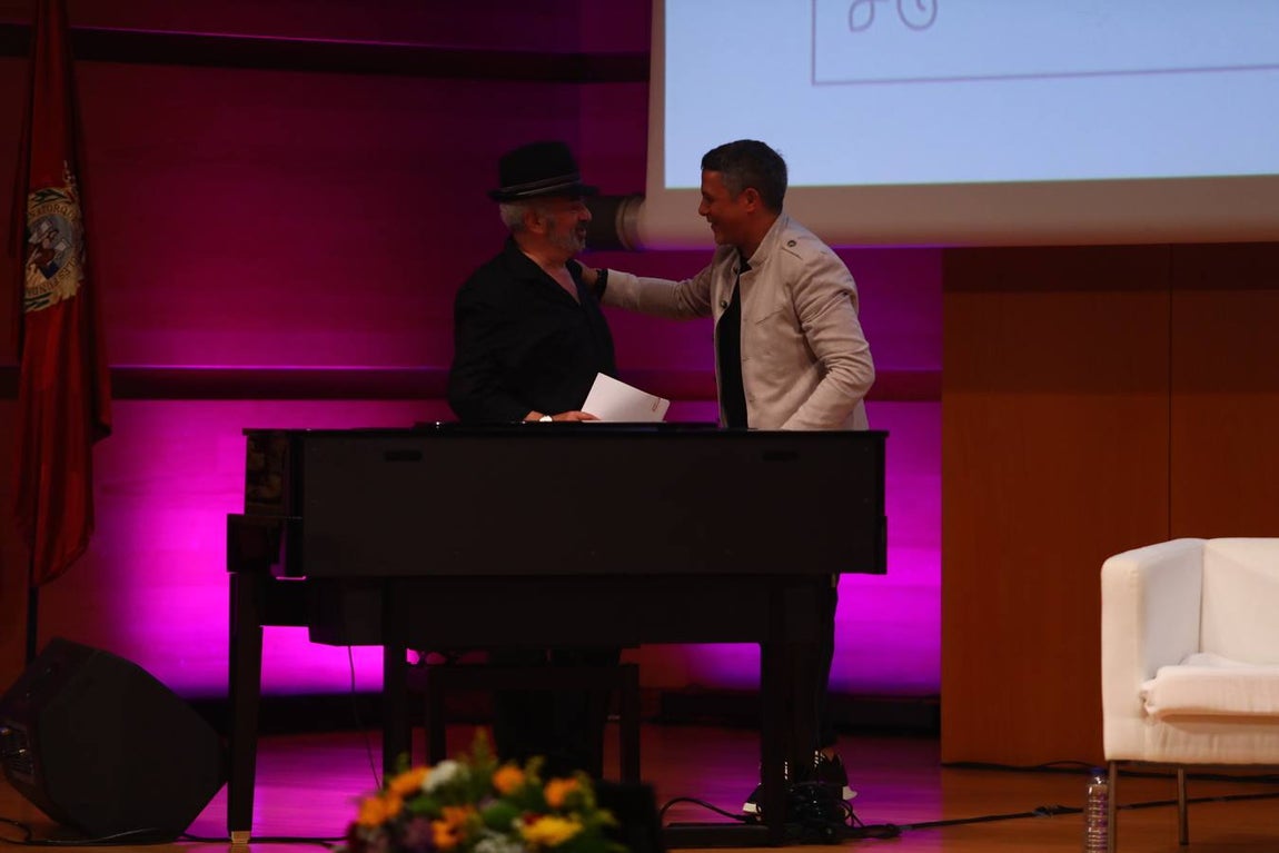 Alejandro Sanz ya es Hijo Adoptivo de Cádiz