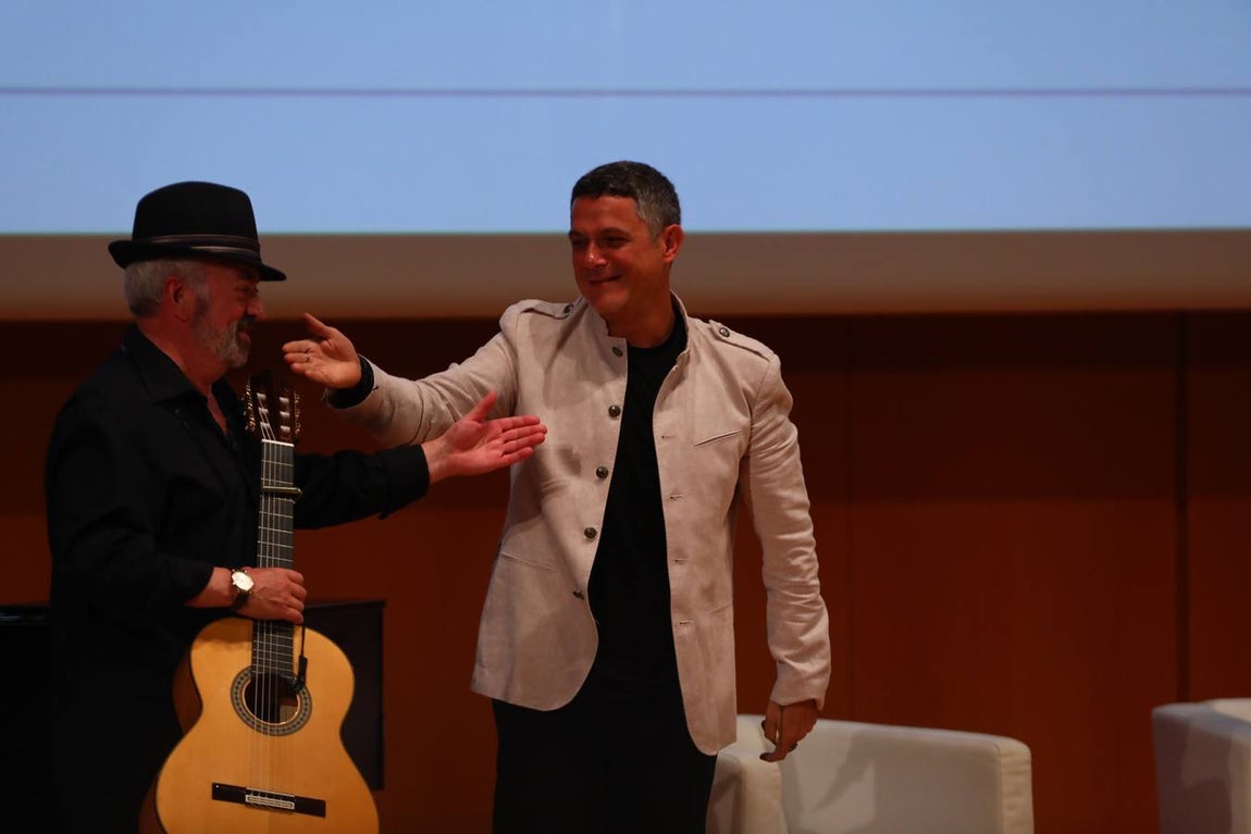 Alejandro Sanz ya es Hijo Adoptivo de Cádiz