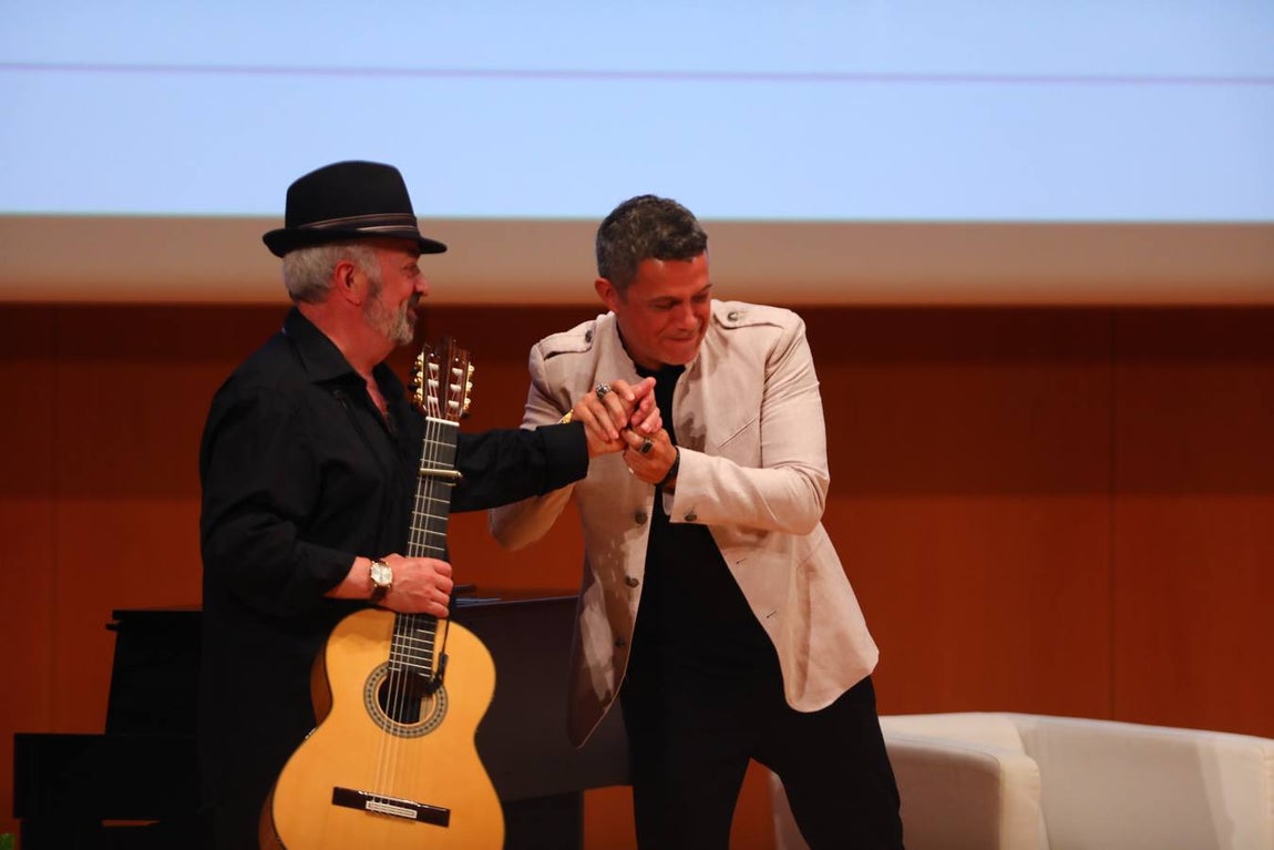 Alejandro Sanz ya es Hijo Adoptivo de Cádiz