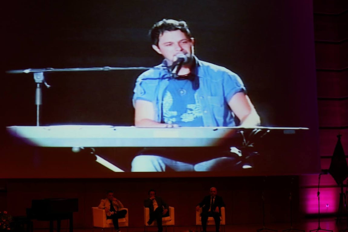 Alejandro Sanz ya es Hijo Adoptivo de Cádiz