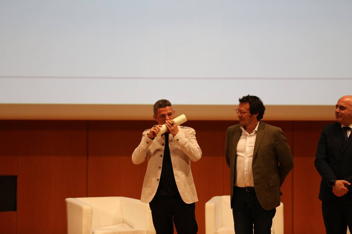 Alejandro Sanz ya es Hijo Adoptivo de Cádiz