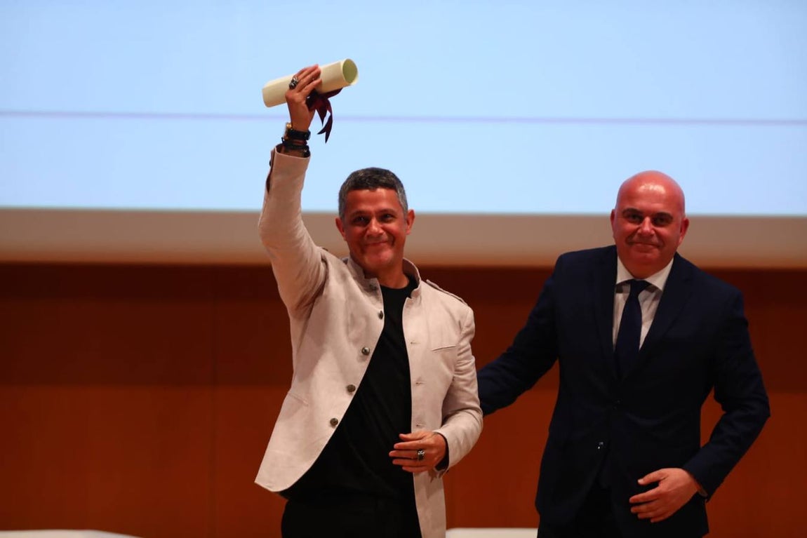 Alejandro Sanz ya es Hijo Adoptivo de Cádiz