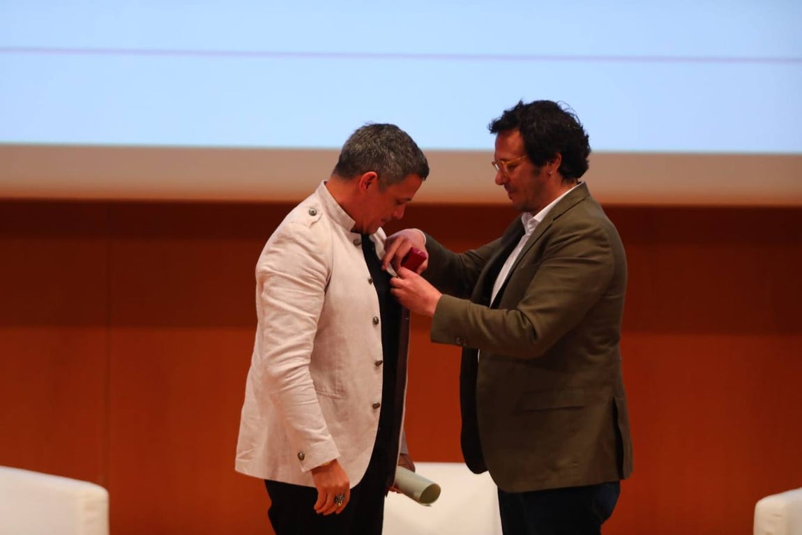 Alejandro Sanz ya es Hijo Adoptivo de Cádiz