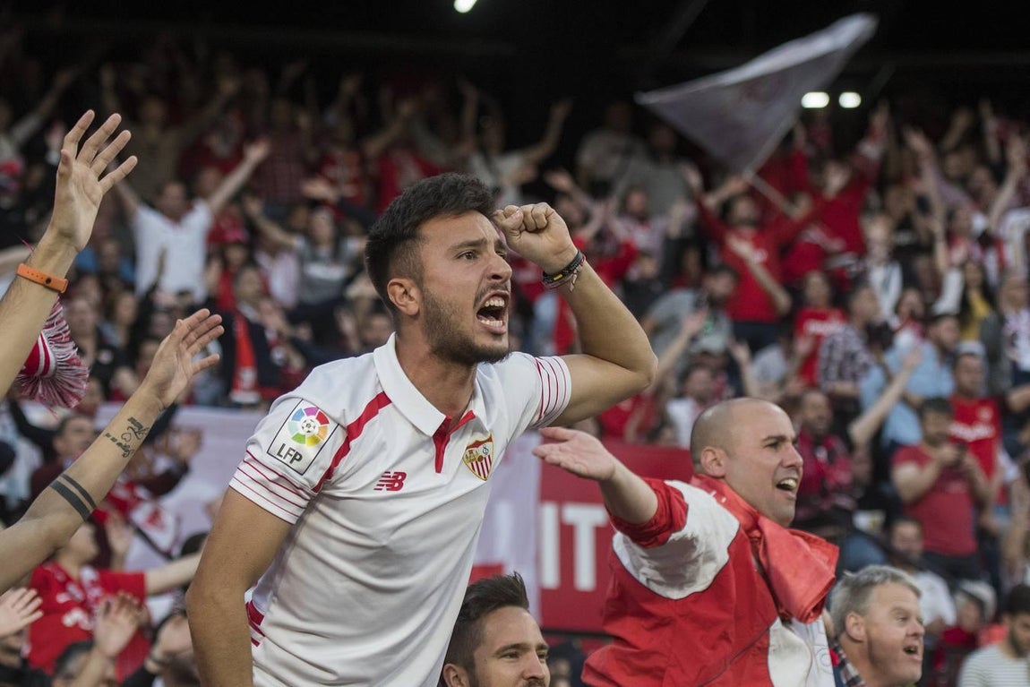 Crónica gráfica del derbi Sevilla-Betis en el Pizjuán
