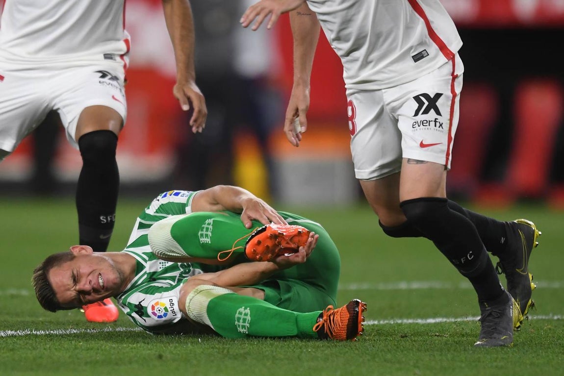 Crónica gráfica del derbi Sevilla-Betis en el Pizjuán