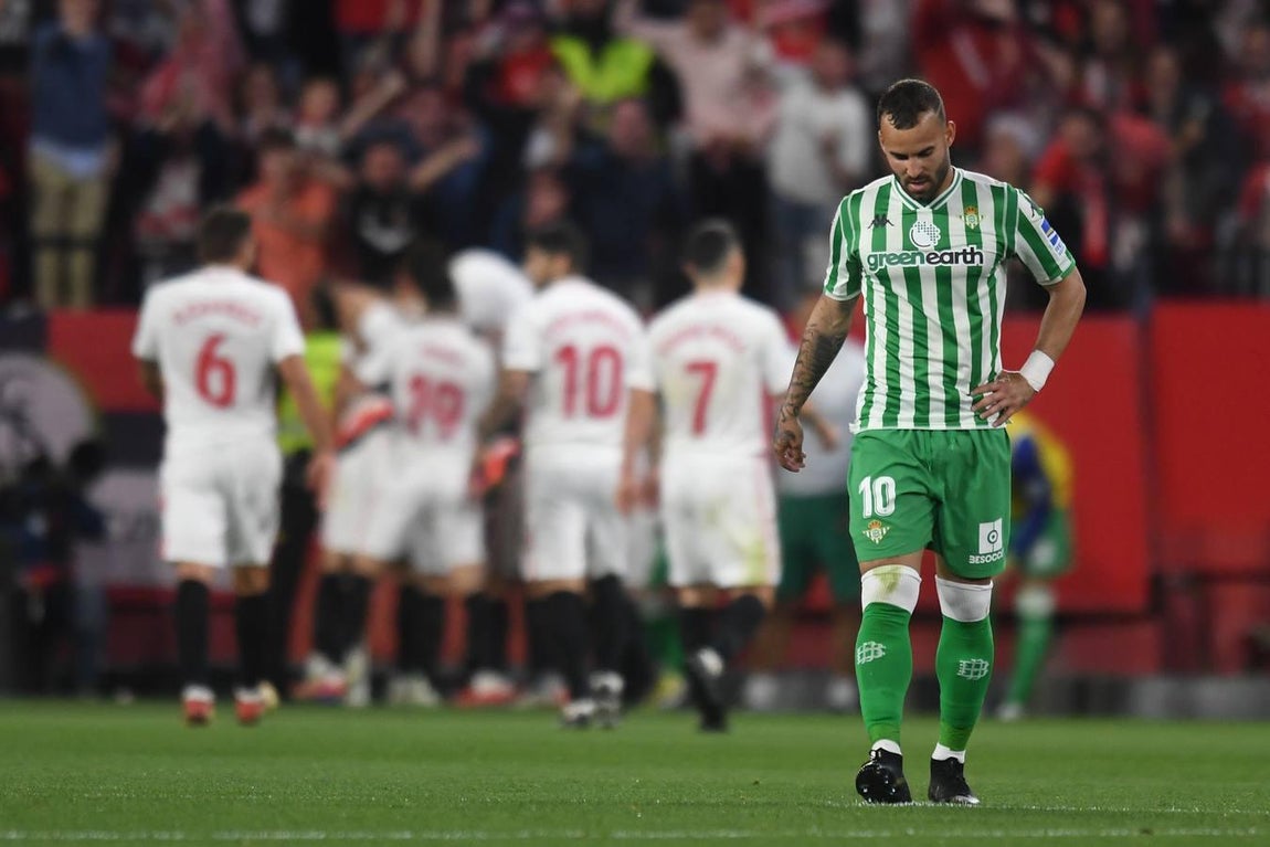 Crónica gráfica del derbi Sevilla-Betis en el Pizjuán