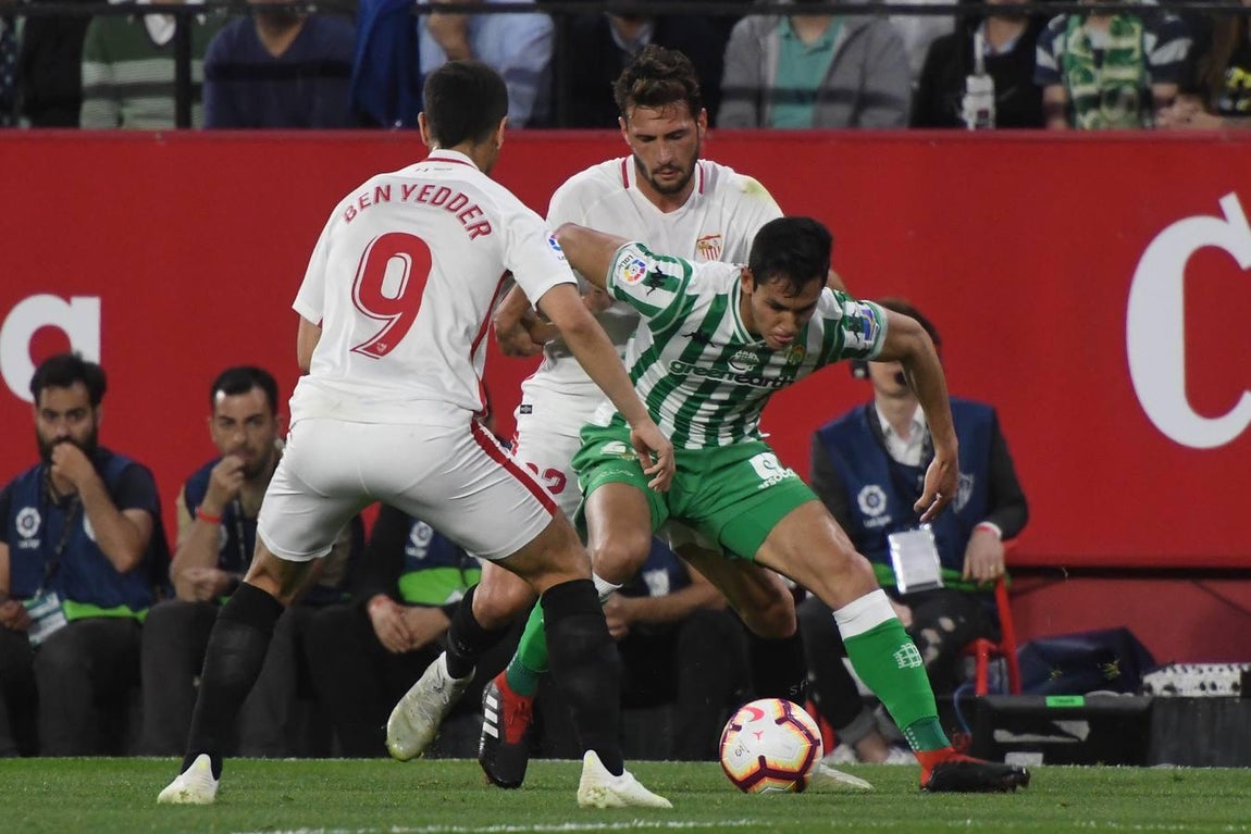 Crónica gráfica del derbi Sevilla-Betis en el Pizjuán