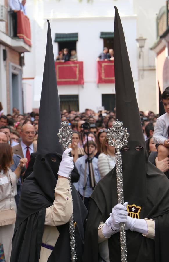 En imágenes, salida procesional de Jesús Despojado el Domingo de Ramos