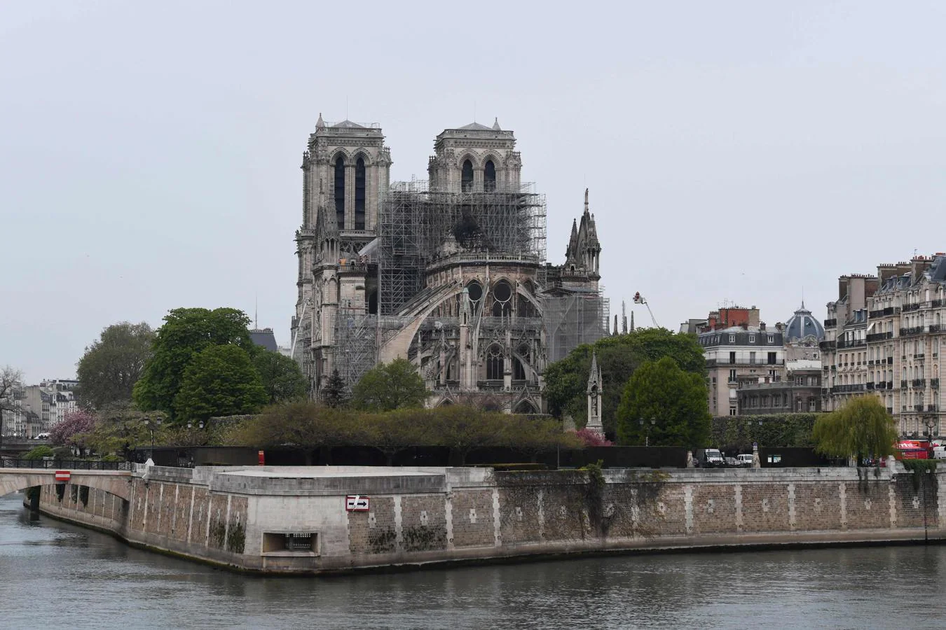 En imágenes: Así ha quedado la catedral de Notre Dame tras el incendio
