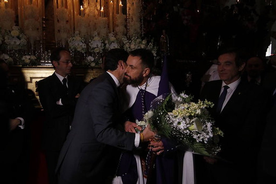 La visita de Juan Manuel Moreno a la Semana Santa de Córdoba, en imágenes