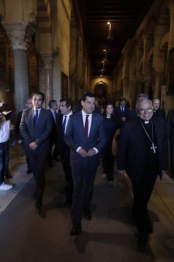 La visita de Juan Manuel Moreno a la Semana Santa de Córdoba, en imágenes