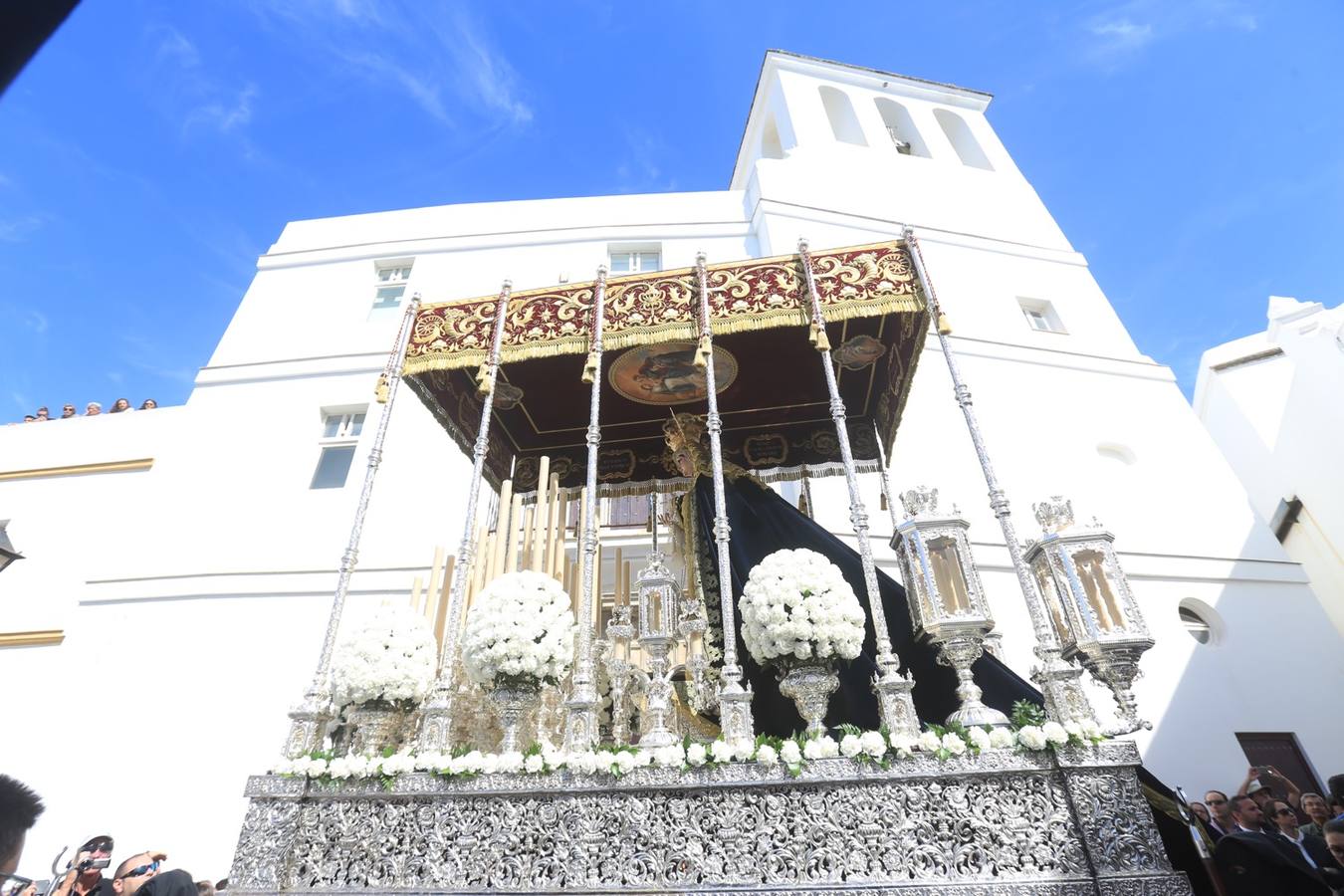 FOTOS: Sanidad brilla con su esplendor en el Martes Santo de Cádiz