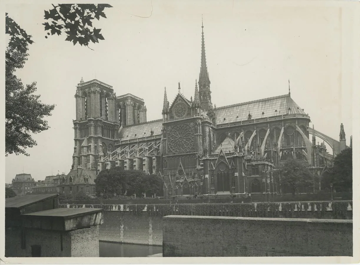 La catedral de Notre Dame en 1935. 