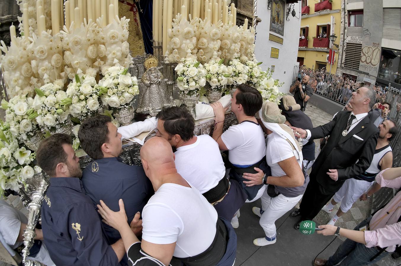 Salida de El Carmen Doloroso este Miércoles Santo, en imágenes