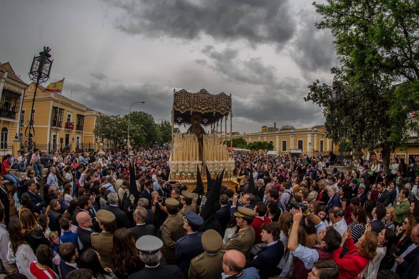 Impresionantes imágenes de la hermandad de San Bernardo