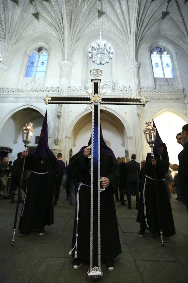 El Cristo Redentor y el de la Humildad procesionan en Toledo