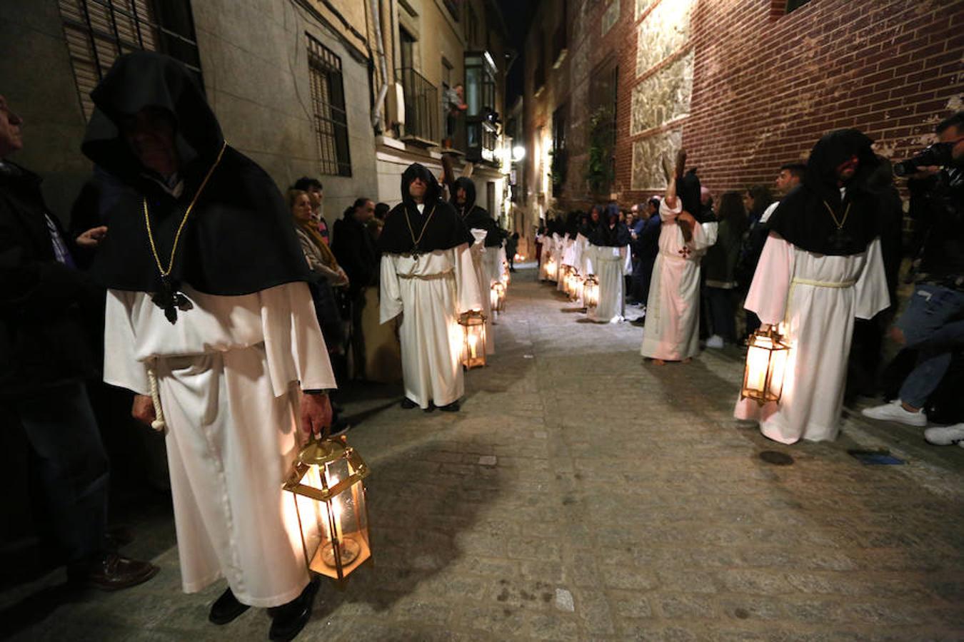 El Cristo Redentor y el de la Humildad procesionan en Toledo