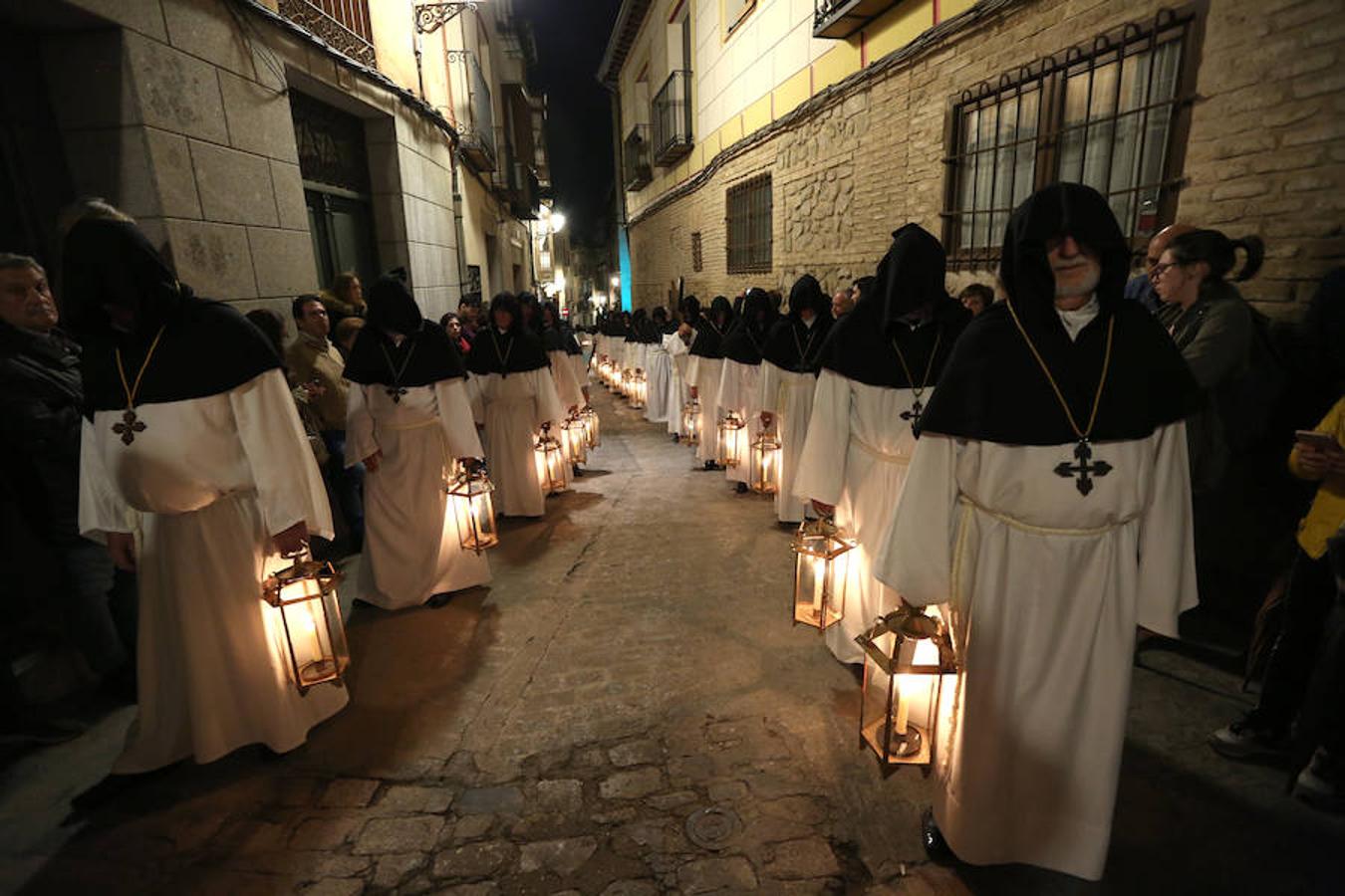 El Cristo Redentor y el de la Humildad procesionan en Toledo