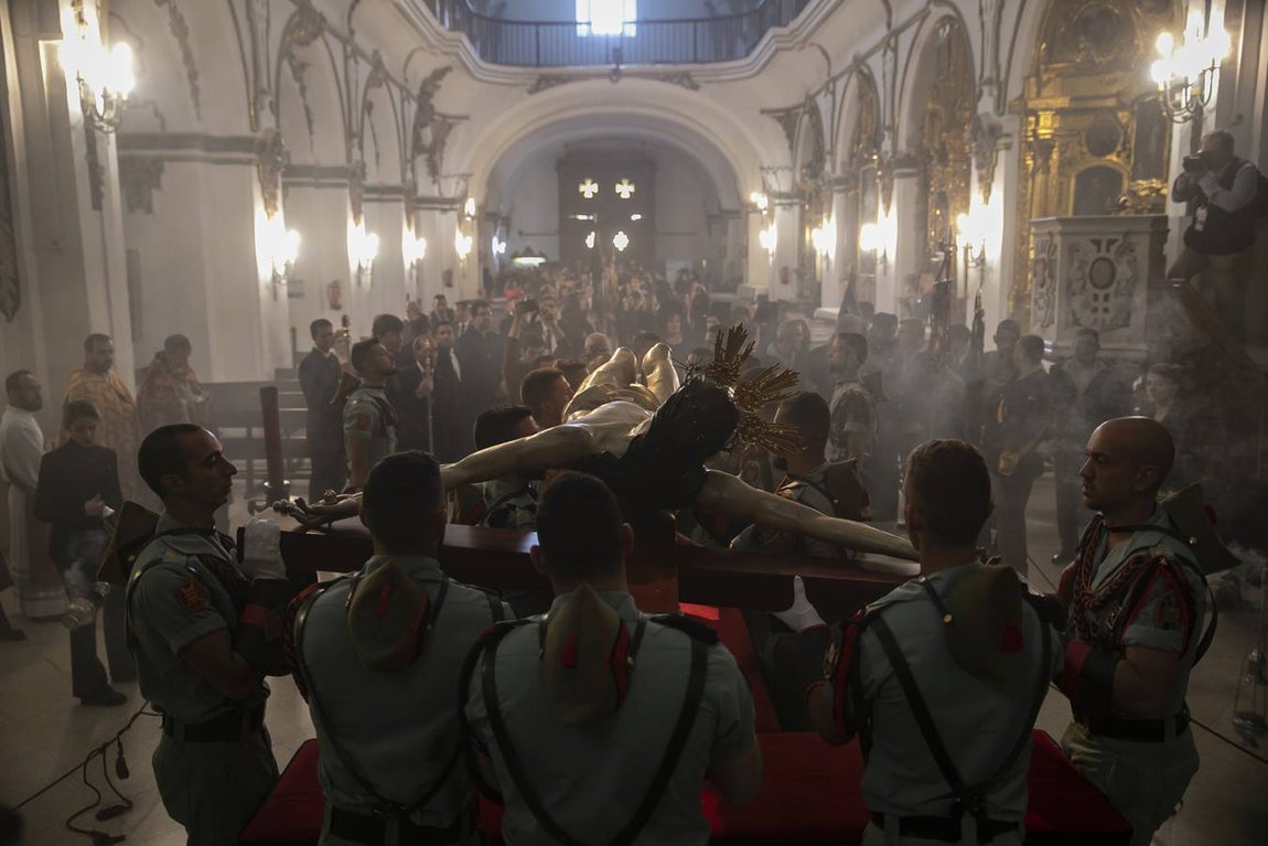 El vía crucis de la Caridad de Córdoba, en imágenes