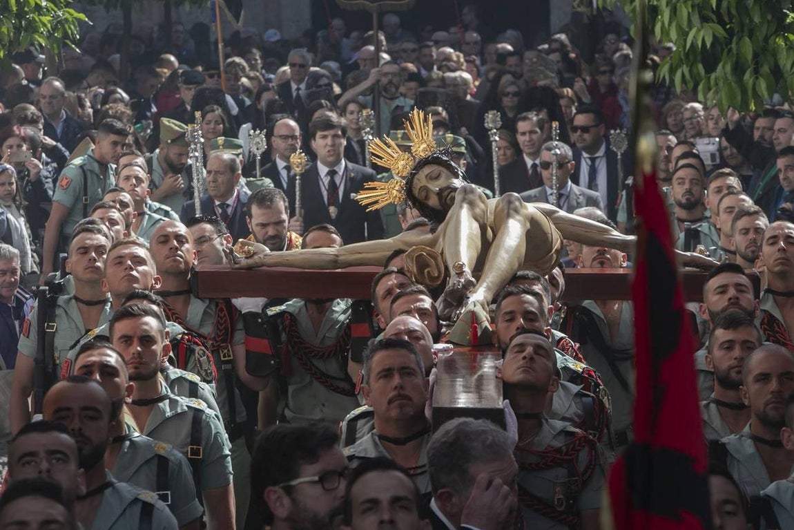 El vía crucis de la Caridad de Córdoba, en imágenes