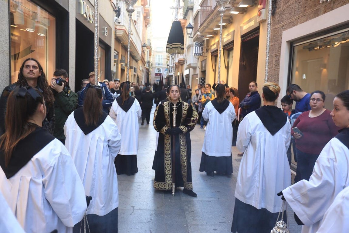 FOTOS: Descendimiento en la Semana Santa de Cádiz