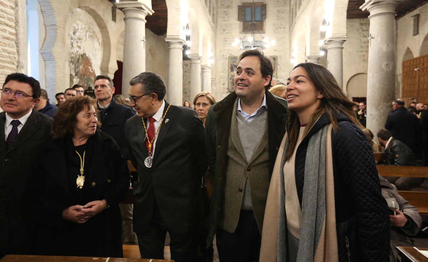 Paco Núñez, candidato del PP a la Junta y Claudia Alonso, candidata del PP a la Alcaldía de Toledo, en la iglesia de San Andrés. 