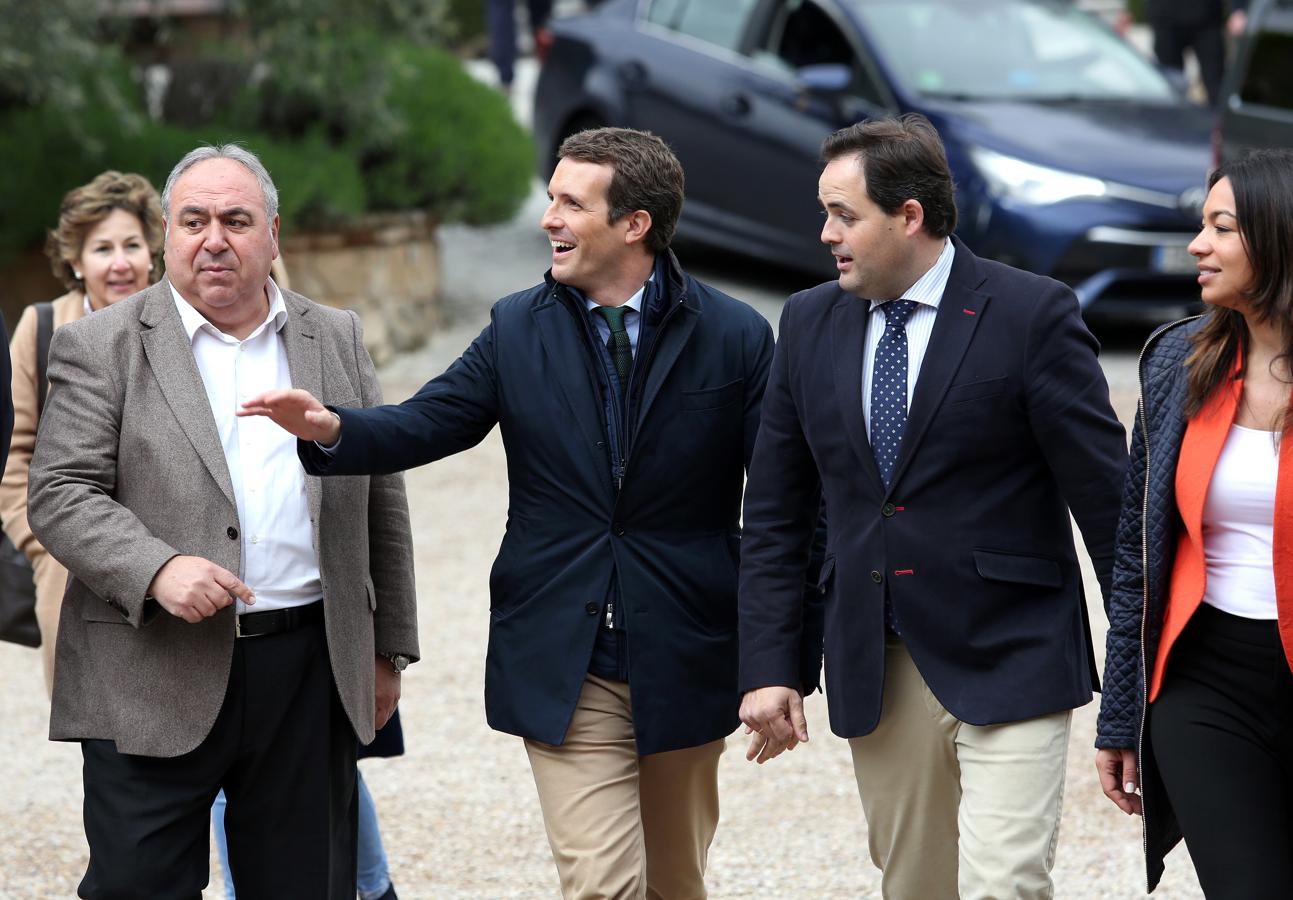 Vicente Tirado, número 1 del PP al Congreso de los Diputados, con Pablo Casado y Paco Núñez. 